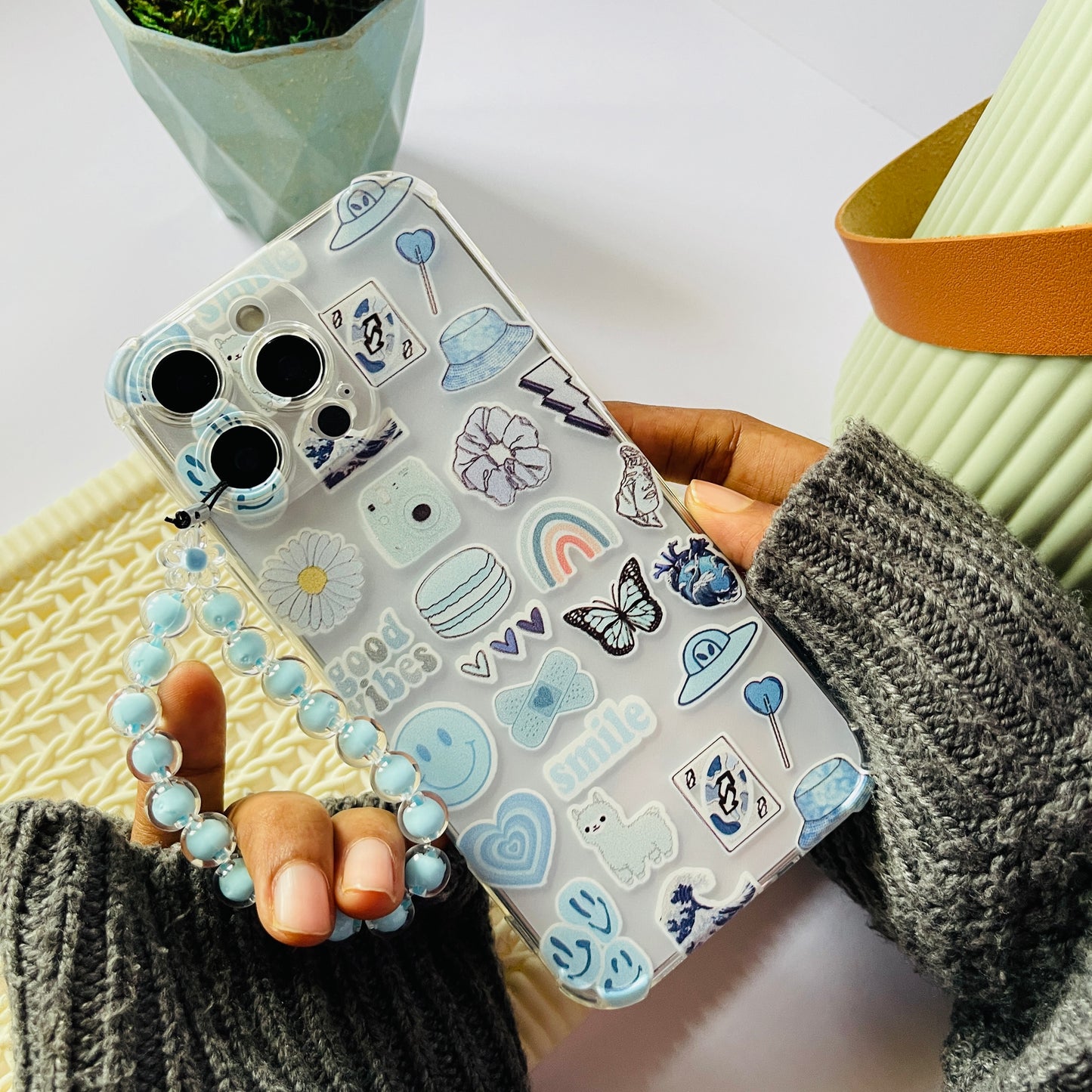 Aesthetic Blue Clear Phone Case With Flower Phone Charm
