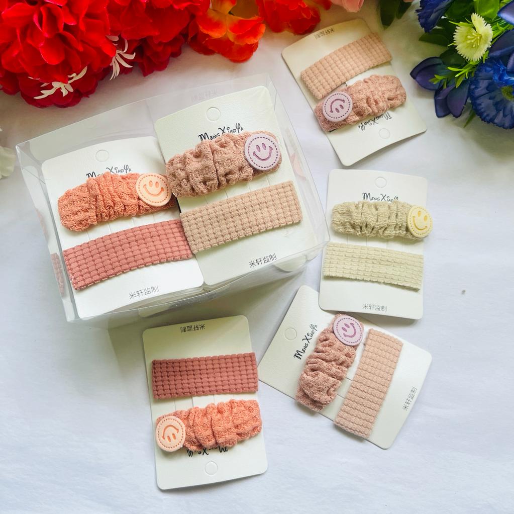 Smiley crochet TicTac clip