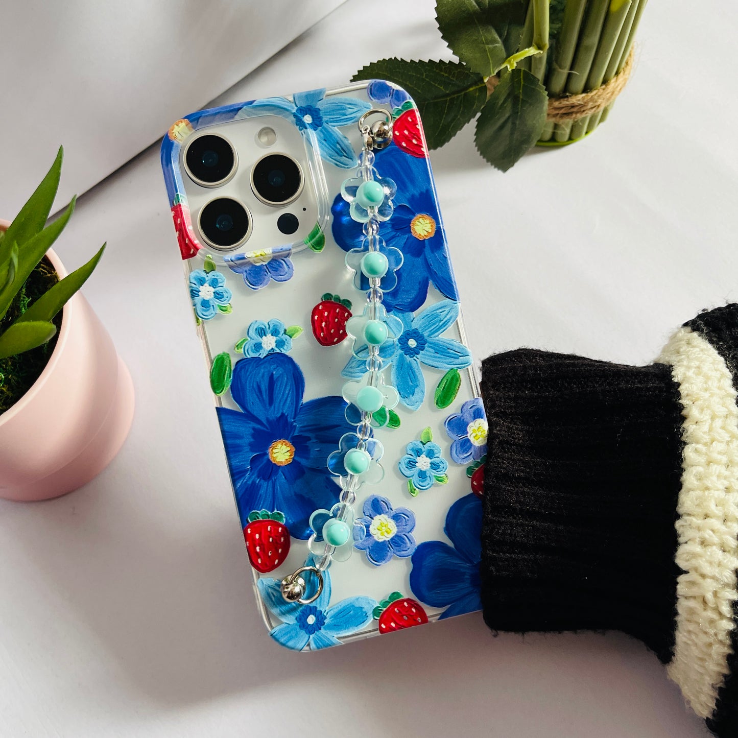Blue flower  Printed Chain Phone Case