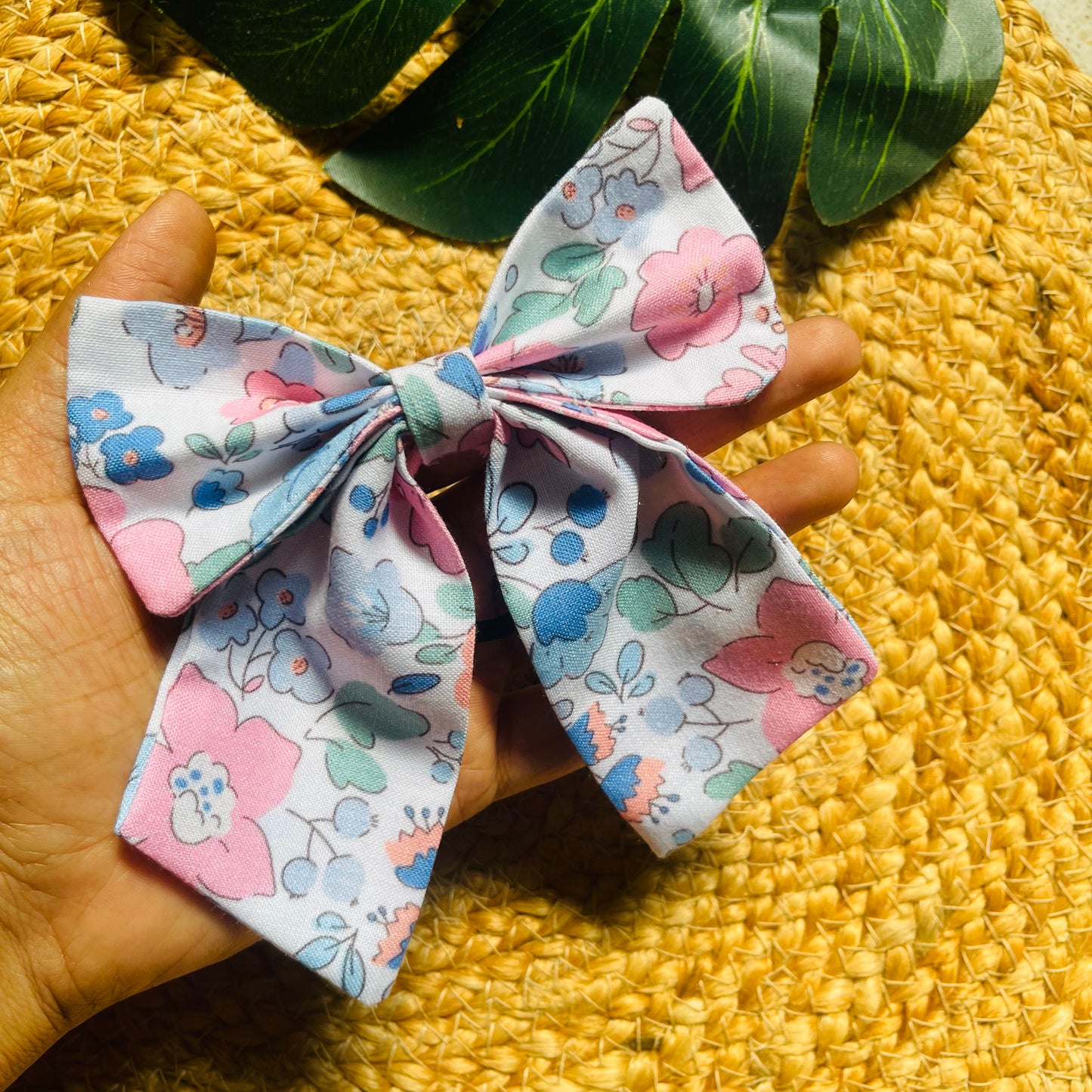 white Floral Printed Bow